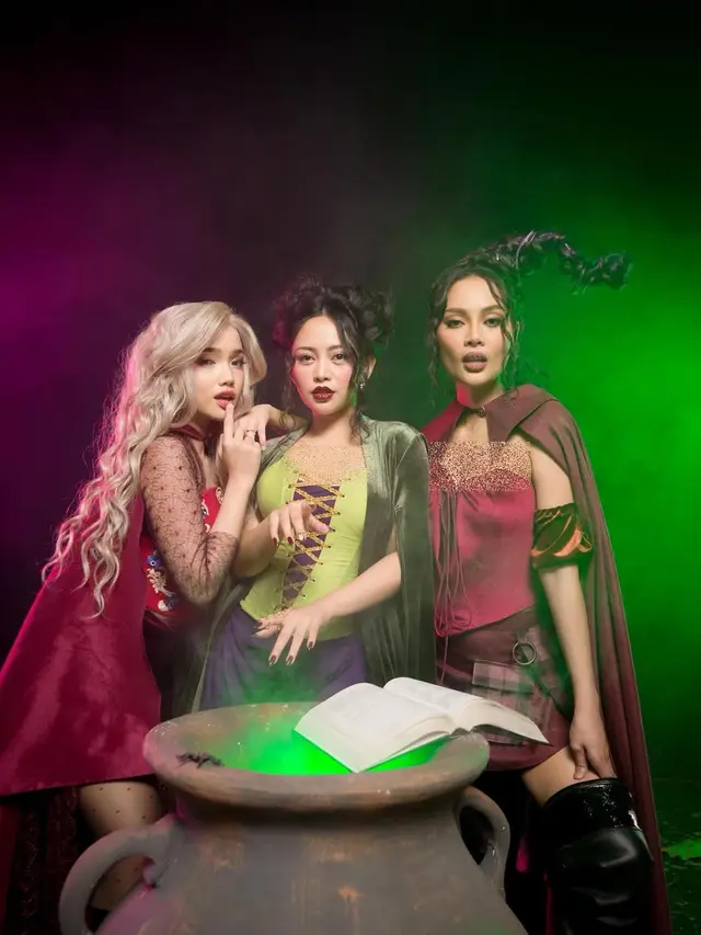 6 Potret Fuji, Rachel Vennya dan Erika Carlina Bertema Halloween, Kostum Totalitas