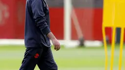 Pelatih MU, Jose Mourinho menghadiri saat sesi latihan di AON Training Complex di Carrington, Inggris, Selasa (23/5). Partai final Liga Eropa 2016-2017 akan digelar di Friends Arena, Stockholm, pada 25 Mei 2017 dini hari WIB. (Martin Rickett / PA via AP)