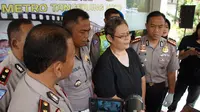 Pengemudi yang nekat melawan dan menabrak petugas soal Operasi Zebra (Liputan6.com/ Pramita Tristiawati)