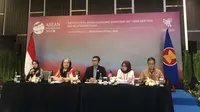 Direktur Jenderal Perundingan Perdagangan Internasional Kementerian Perdagangan (Kemendag) Djatmiko Bris Witjaksono dalam media briefing The 55th ASEAN Economic Ministers Meeting (55th AEM) di Hotel Padma Semarang, Jawa Tengah, Jumat (18/8/2023). (Elza/Liputan6.com)