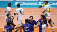 Timnas voli putra Indonesia mengalahkan India pada pertandingan memperebutkan posisi tujuh hingga 12 besar Asian Men's Volleyball Champions 2023. Skuad asuhan Jeff Jiang Je menang 3-0 (31-19, 25-18, dan 25-12) di&nbsp;Gadhir Arena, Urmia, Iran, Kamis (24/8). (foto: Instagram @avcvolley)