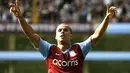 Aston Villa's Gabriel Agbonlahor postures after scoring his third goal against Manchester City during a Barclays Premier League game at Villa Park in Birmingham, on August 17 , 2008. AFP PHOTO/IAN KINGTON