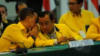 Wakil Ketua Umum Golkar Munas Ancol, Priyo Budi Santoso (kanan) terlihat ikut menghadiri sidang Mahkamah Partai Golkar di kantor DPP Partai Golkar, Rabu (11/2/2015). (Liputan6.com/Faisal R Syam)