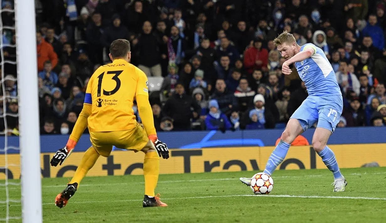 Kevin De Bruyne. Di leg pertama perempatfinal, Man City menjamu Atletico Madrid, 5 April 2022. Dalam laga yang berakhir 1-0 untuk kemenangan Man City, Kevin De Bruyne sebagai pencetak gol tunggal terpilih menjadi Man of The Match. (AFP/Oli Scarff)