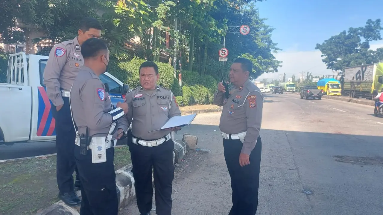 Olah TKP seorang nenek tabrak lari yang dilakukan oleh Unit Gakkum Satlantas Polresta Bandar Lampung. Foto : (Istimewa).