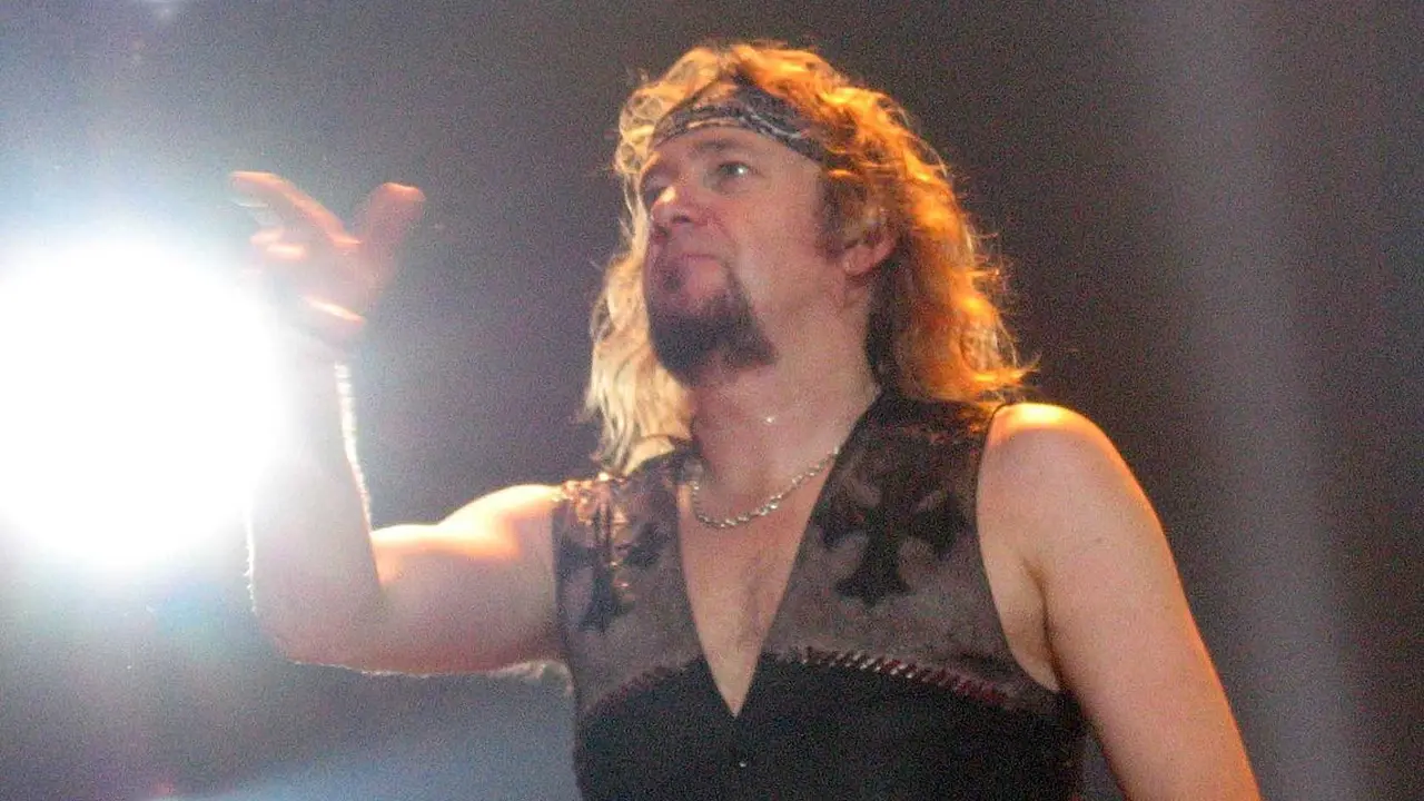 Adrian Smith Gitaris Iron Maiden