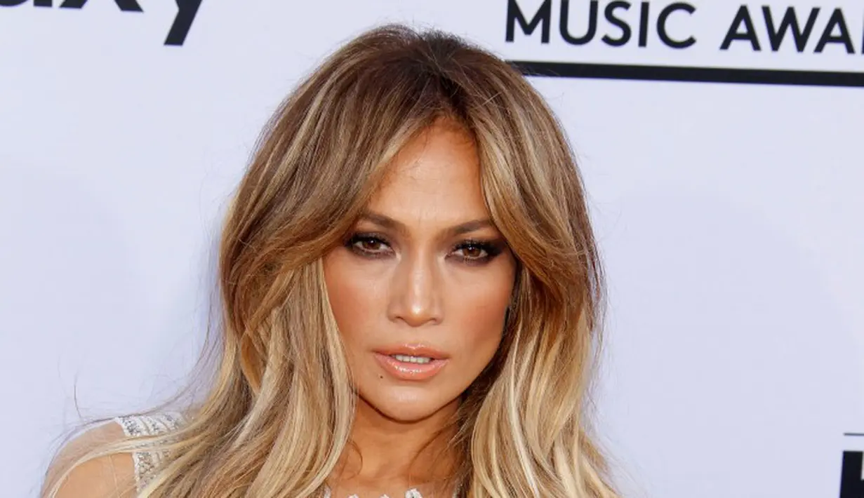 Jennifer Lopez dikabarkan mengandalkan database untuk membantunya memilih pakaian sehari-harinya. (Bintang/EPA)