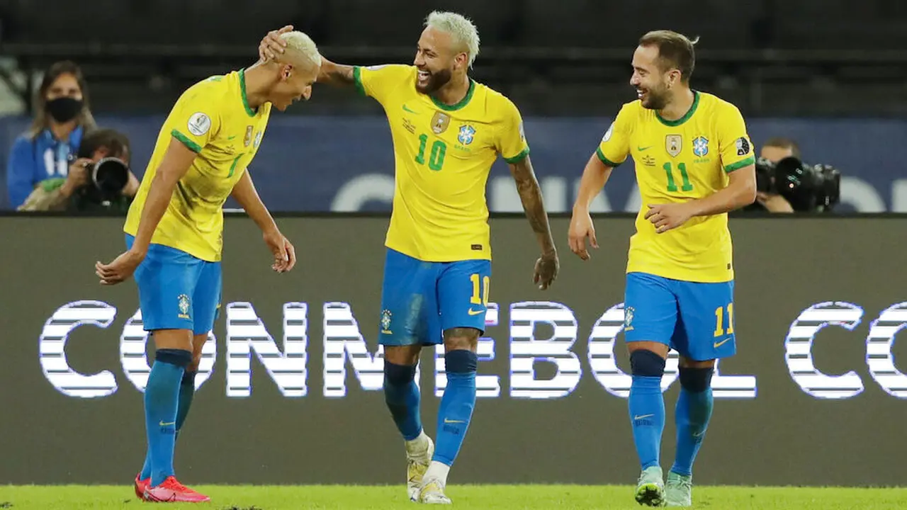 Foto Copa America: Brasil Tak Terbendung, Peru Digilas 4 Gol Tanpa Balas