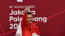 Atlet angkat besi Indonesia Eko Yuli Irawan berhasil memenangkan pertandingan Angkat Besi pada Asian Games 2018 di JIexpo, Kemayoran,Jakarta, Selasa (21/8). (merdeka.com/Imam Buhori)