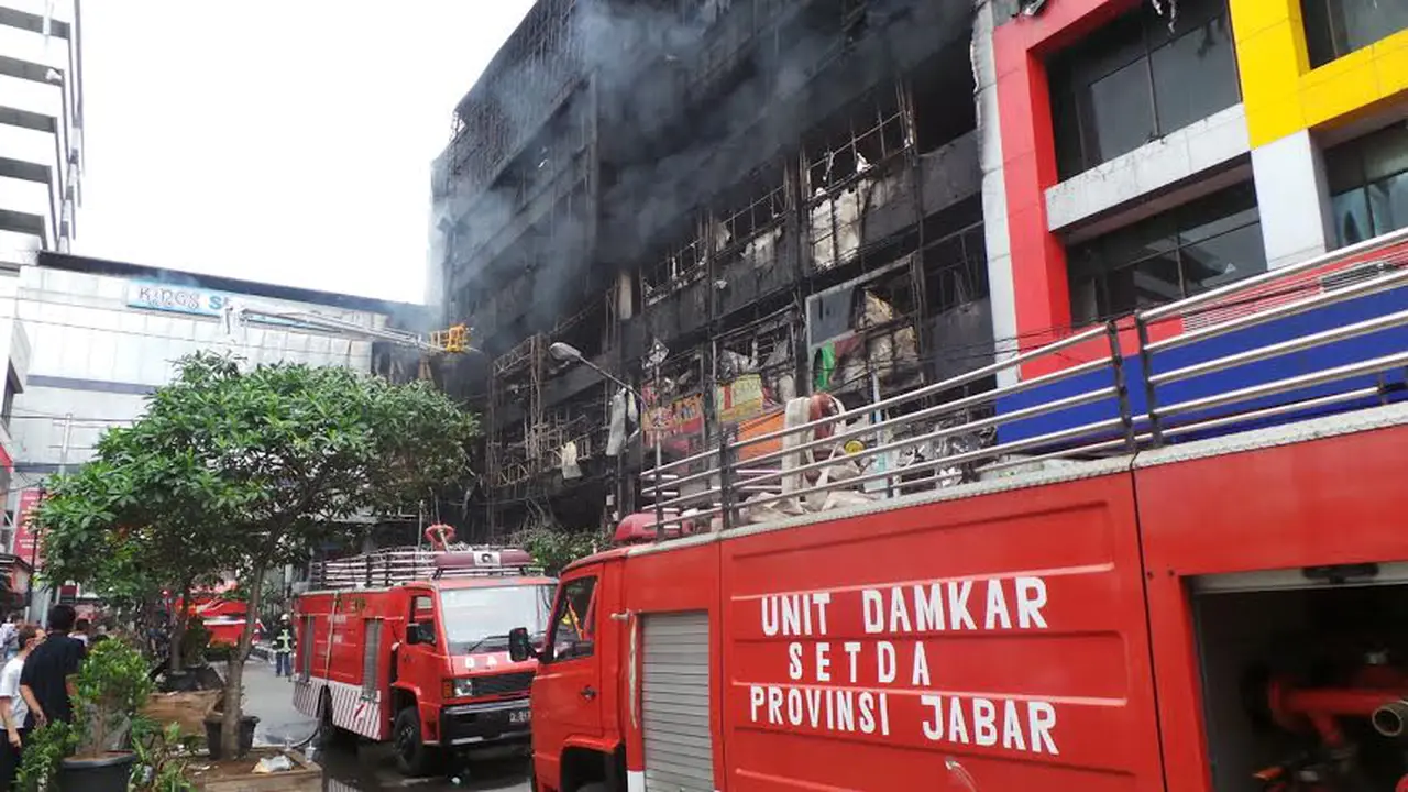 Gedung Kings Terbakar, Pemilik Merugi Hingga Ratusan Miliar  