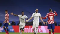 Reaksi Karim Benzema dan Vinicius Jr saat Real Madrid bertemu Atletico di La Liga (AFP)