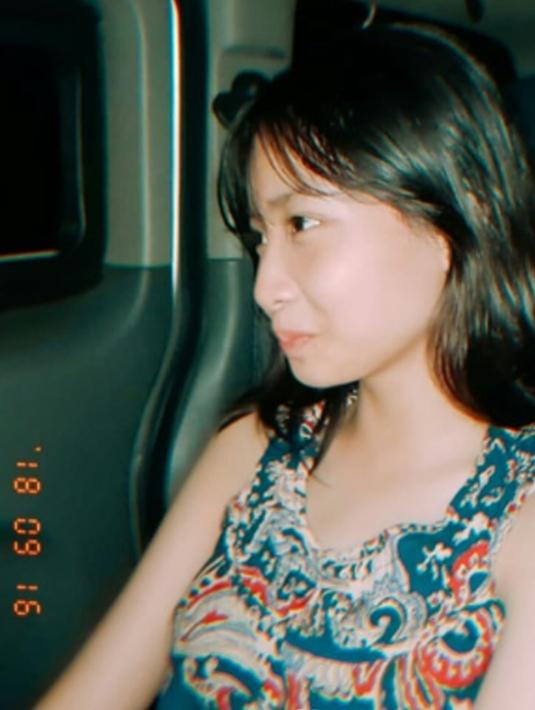 Bahkan tampak samping pun Muthe tetap terlihat mirip dengan Momo Twice. ya?  (Liputan6.com/IG/jkt48.muthe_)