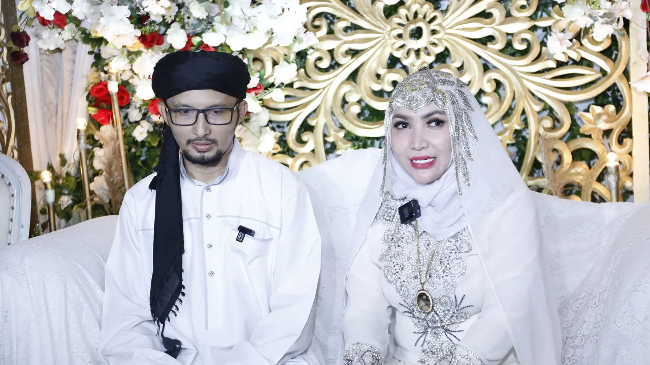 Roro Fitria akan dinikahi duda bernama Andre Irawan (Kapanlagi.com/Bayu Hendiarto)