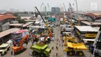 Sejumlah alat berat dipajang dalam pameran industri Mining Indonesia di JIExpo Kemayoran, Jakarta, Rabu (18/9/2019). Pameran bertajuk Indonesia Energy and Engineering Series Exhibition diikuti 1.400 perusahaan dari 39 negara. (Liputan6.com/Fery Pradolo)