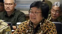 Menteri Lingkungan Hidup dan Kehutanan Siti Nurbaya saat rapat kerja dengan Komite II DPD di Kompleks Parlemen, Senayan, Jakarta, Senin (17/2/2020). Rapat tersebut membahas program kerja Kementerian Lingkungan Hidup dan Kehutanan Tahun 2020. (Liputan6.com/Johan Tallo)