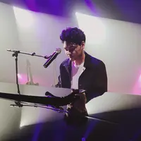 Mikha Angelo kembali dengan karya solo terbaru berjudul Anything. Simak lirik lagunya.