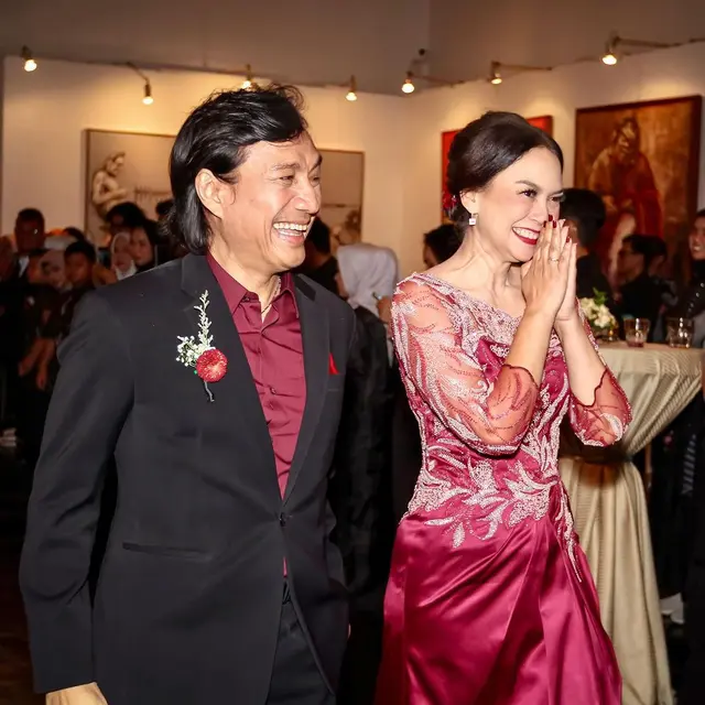 6 Potret Ira Wibowo dan Katon Bagaskara di Pernikahan Chika Bagaskara, Tetap Rukun