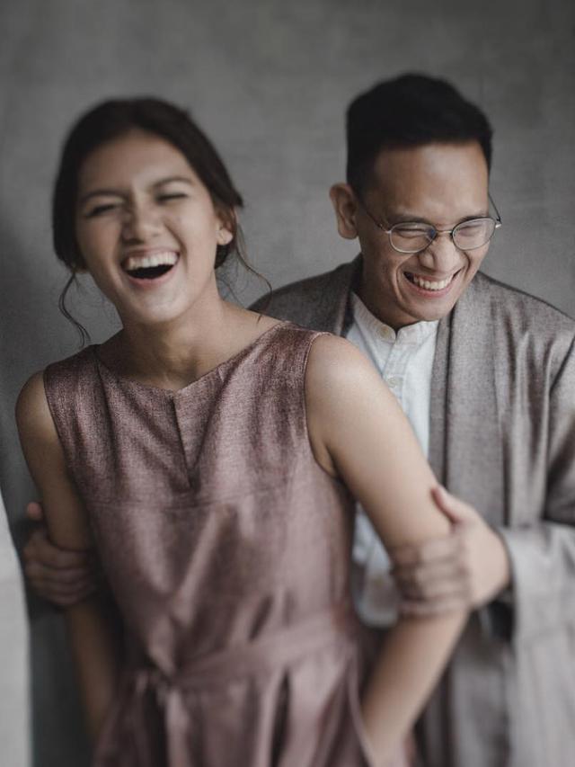 Monita Tahalea dan Bayu Risa