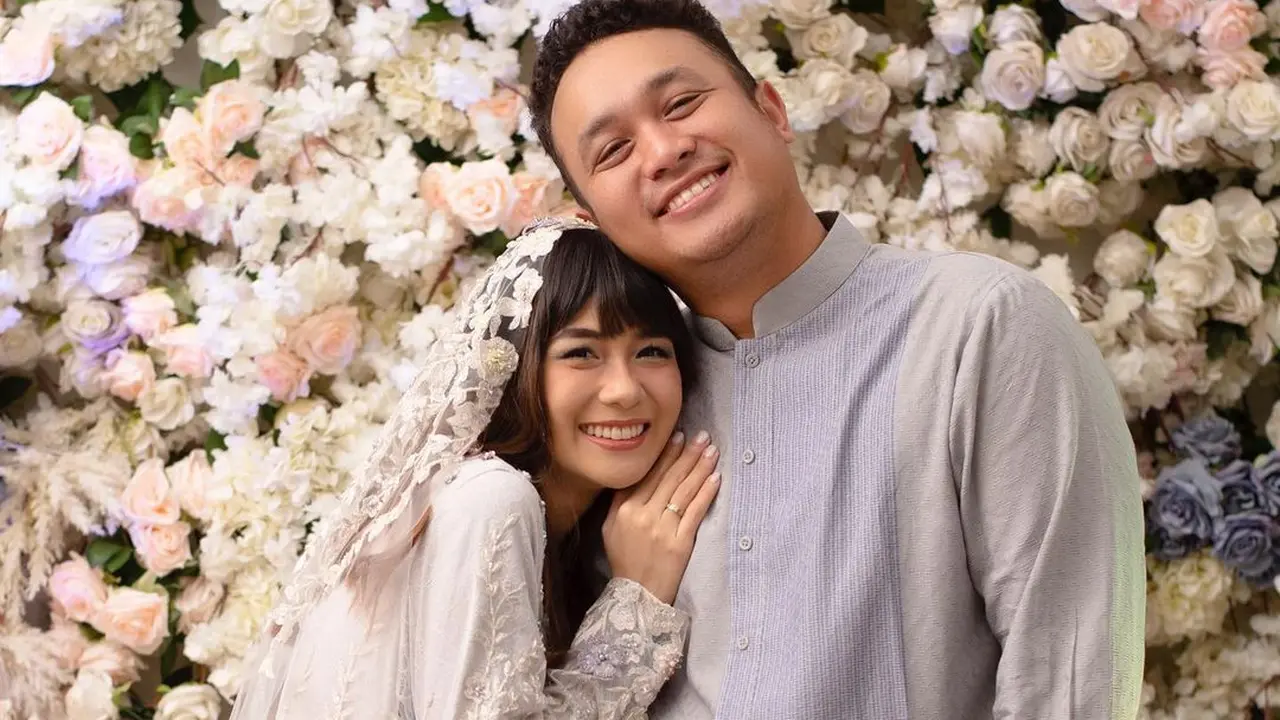 [Fimela] Gilang Dirga dan Adiezty Fersa