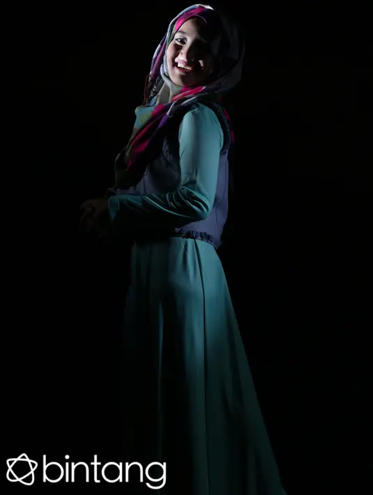Bagi gadis kelahiran Jakarta, 30 Juli 1996 ini tak ada istilah berhenti untuk belajar. Semua dilakoninya dengan semangat menggebu yang disertai doa dan usaha. (Fathan Rangkuti/Bintang.com)