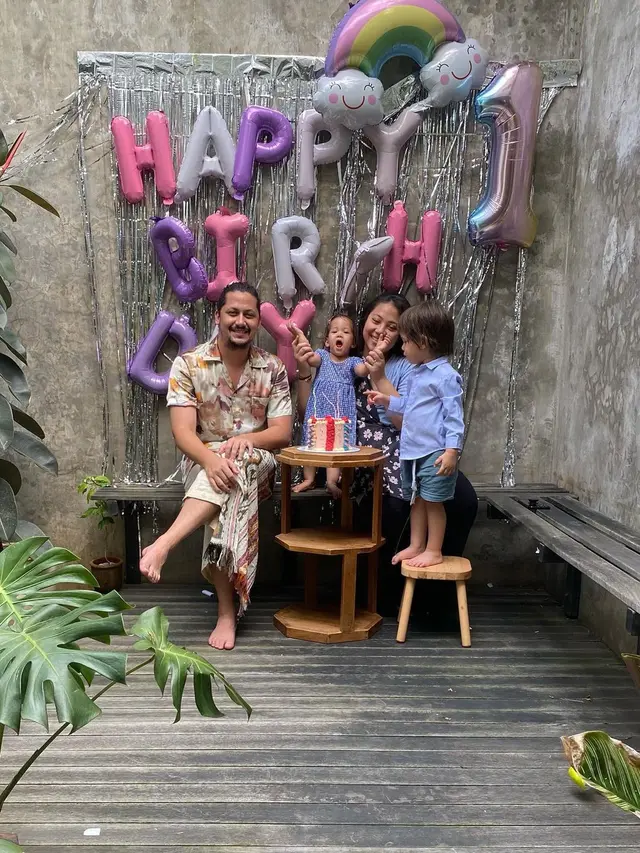 7 Potret Terbaru Keenan Pearce yang Bikin Pangling, Kini Rambutnya Gondrong