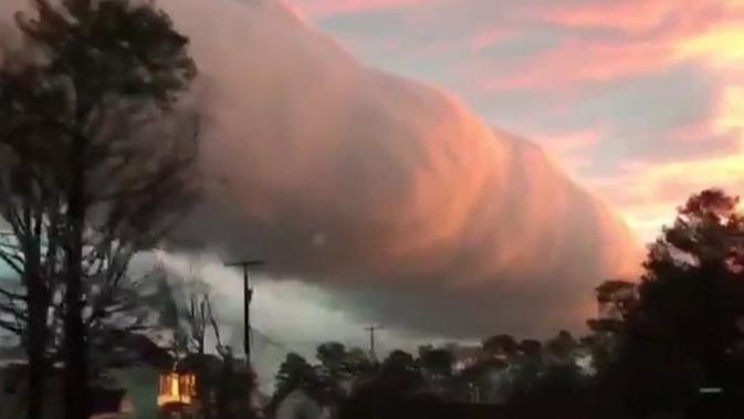 Awan aneh yang menggulung di langit Richmond, Virginia. (Twitter/@amandacreger)