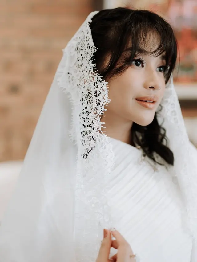 6 Potret Detail Outfit Adira Kania di Pengajian Jelang Nikah, Penuh Makna Spiritual