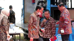 Presiden RI Joko Widodo didampingi Kepala BPOM, Penny K Lukito (kiri), menghadiri acara Pencanangan Aksi Nasional Pemberantasan Obat Ilegal dan Penyalahgunaan Obat di Cibubur, Jakarta, Selasa (3/10). (Liputan6.com/Faizal Fanani)