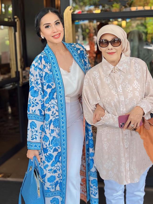 Potret Diah Permatasari bersama ibunya (Sumber: Instagram/@dps_diahpermatasari)