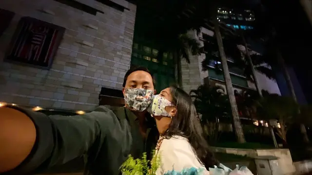 Anniversary Ke-3, Ini 6 Potret Caca Tengker dan Suami Keliling Jakarta Tengah Malam