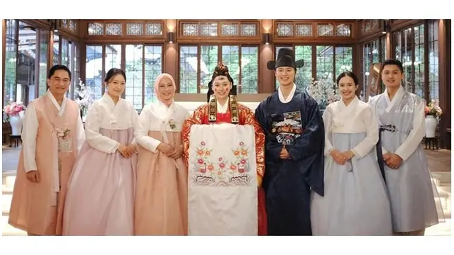 8 Potret Beby Tsabina Hadiri Pernikahan Calon Kakak Ipar di Korea, Tampil Menawan