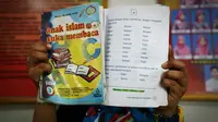 Buku pelajaran TK berjudul 'ANAK ISLAM SUKA MEMBACA' yang berdurasi jilid 1-4 sudah ditarik atau diamankan juga oleh Kejaksaan Negeri Makassar sejak Senin 25 Januari 2016. (Liputan6.com/Eka Hakim)