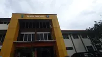 Salah satu sisi gedung SMA Negeri 12 Kota Bekasi. (Liputan6.com/Bam Sinulingga)