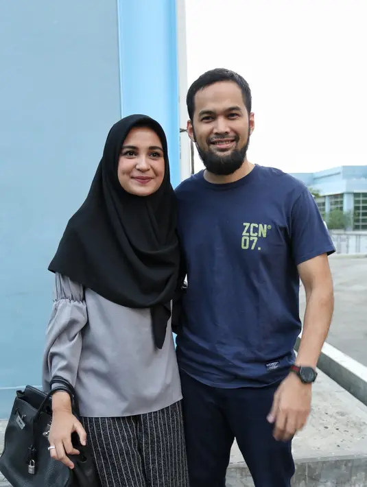 Teuku Wisnu seperti di ketahui mengurangi kegiatannya di dunia entertainment. ayah dua anak itu lebih fokus bisnis dan memperdalam agama. Lantas seperti apa pandangan Wisnu terkait poligami. (Adrian Putra/Bintang.com)