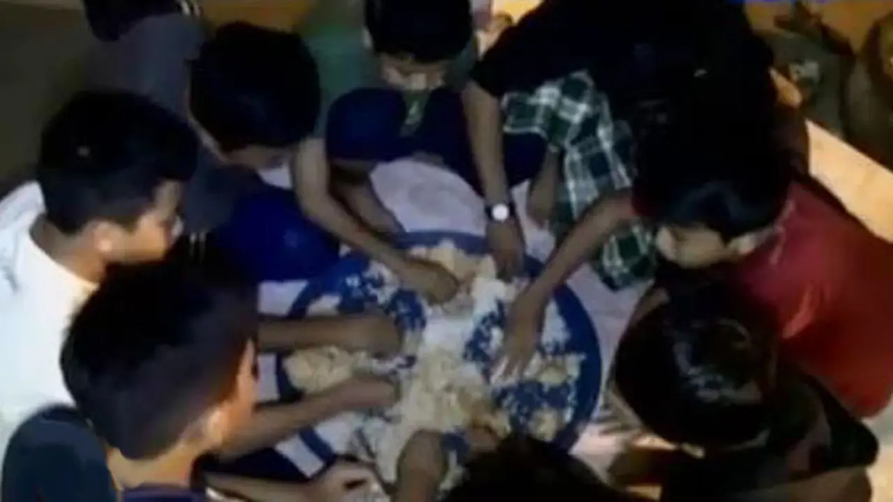 Nikmatnya Sahur Ramadan di Pesantren