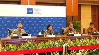 Menteri Keuangan (Menkeu) Sri Mulyani Indrawati dalam Konferensi Pers Hasil Rapat Berkala KSSK I Tahun 2023, di kantor Kementerian Keuangan, Jakarta, Selasa (31/1/2023). Dia mengatakan, prospek ekonomi global yang diprediksi gelap oleh IMF tahun 2023 ini menemui titik cerah.