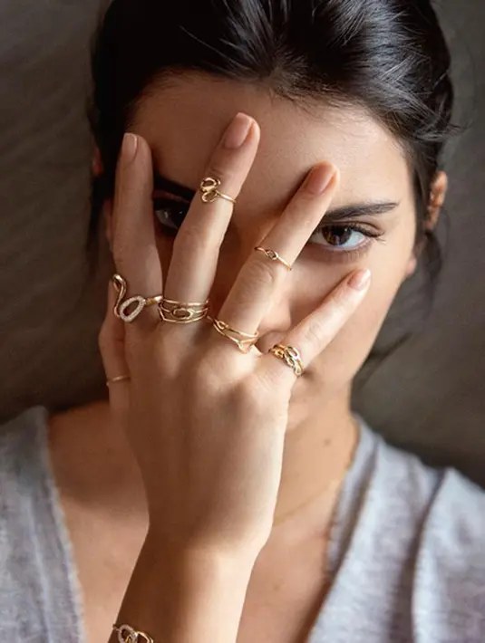 Seperti yang diwartakan elitedaily.com, beberapa jam setelah Kendall mengunggah foto tersebut, banyak penggemar yang berkomentar atau sekedar menyukai unggahan tersebut. (Instagram/kendalljenner)