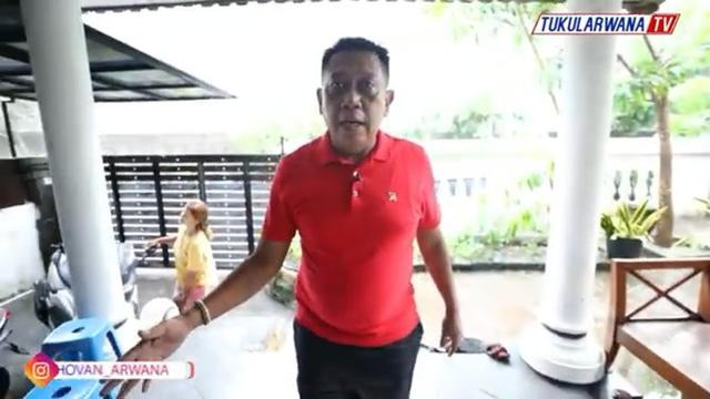 Tukul Arwana saat berada di rumahnya di Bali (YouTube)