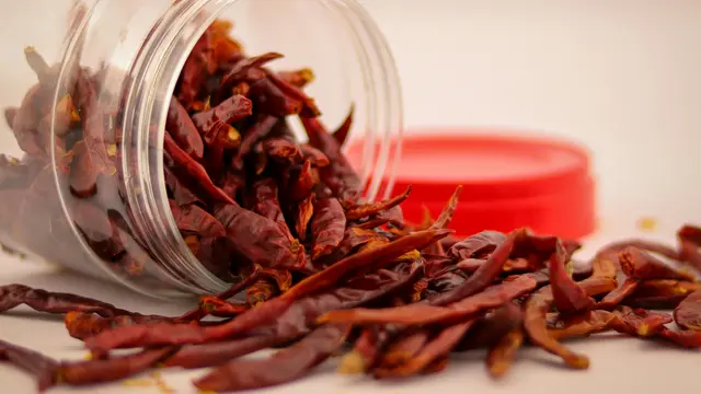 Cara Manfaatkan Toples Plastik Bekas
