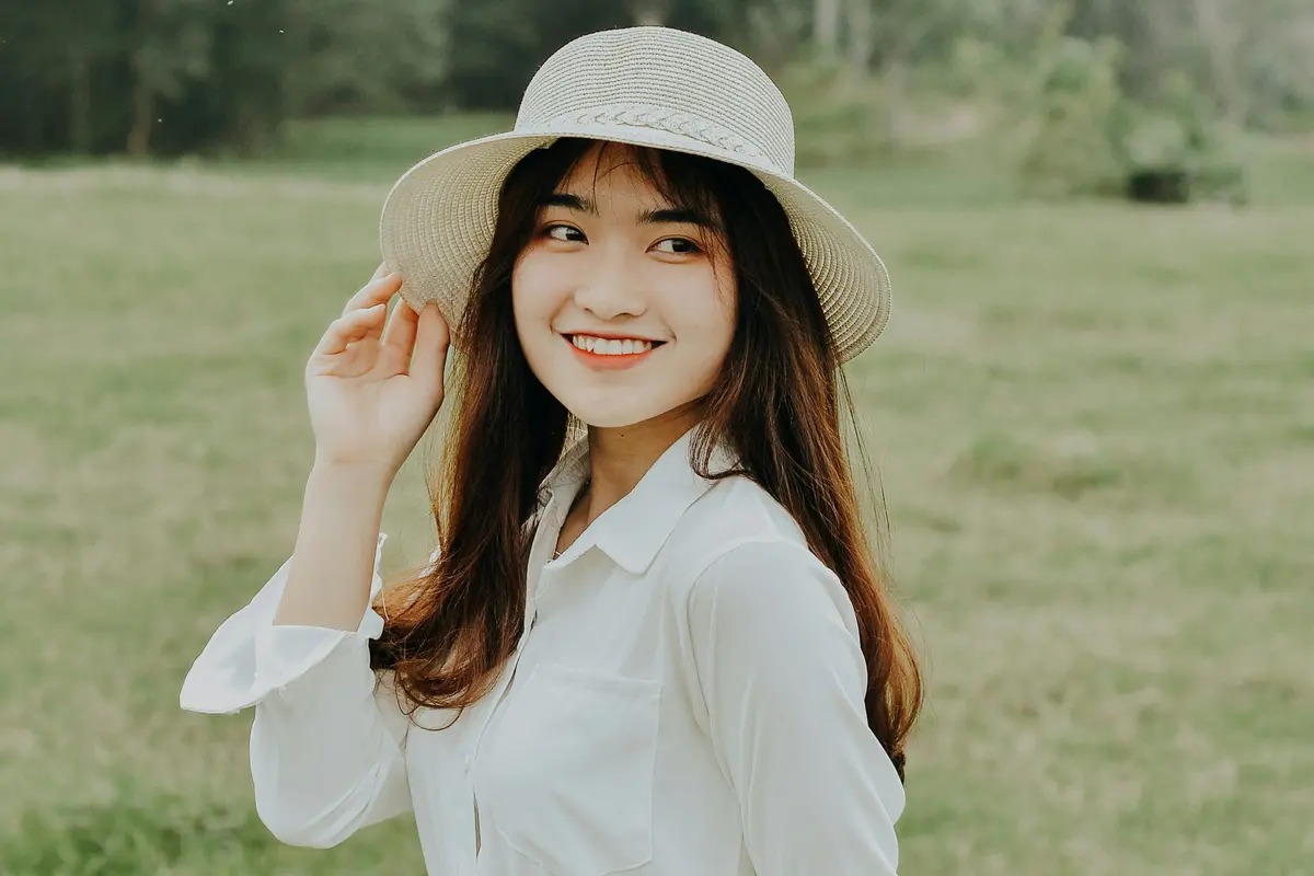 ekspresi santai bahagia kalem tenang