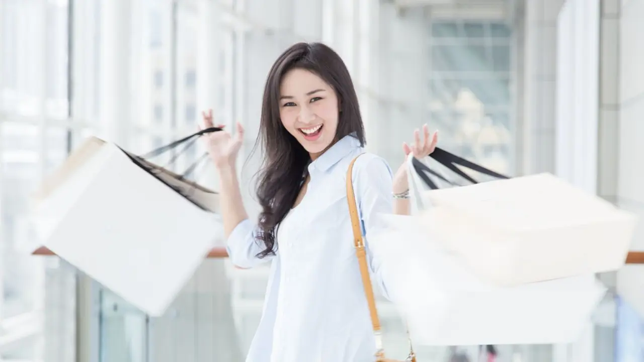 Stres Melanda, Bikin Happy Lagi dengan Shopping Hingga Traveling