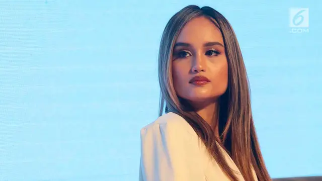 Cinta Laura