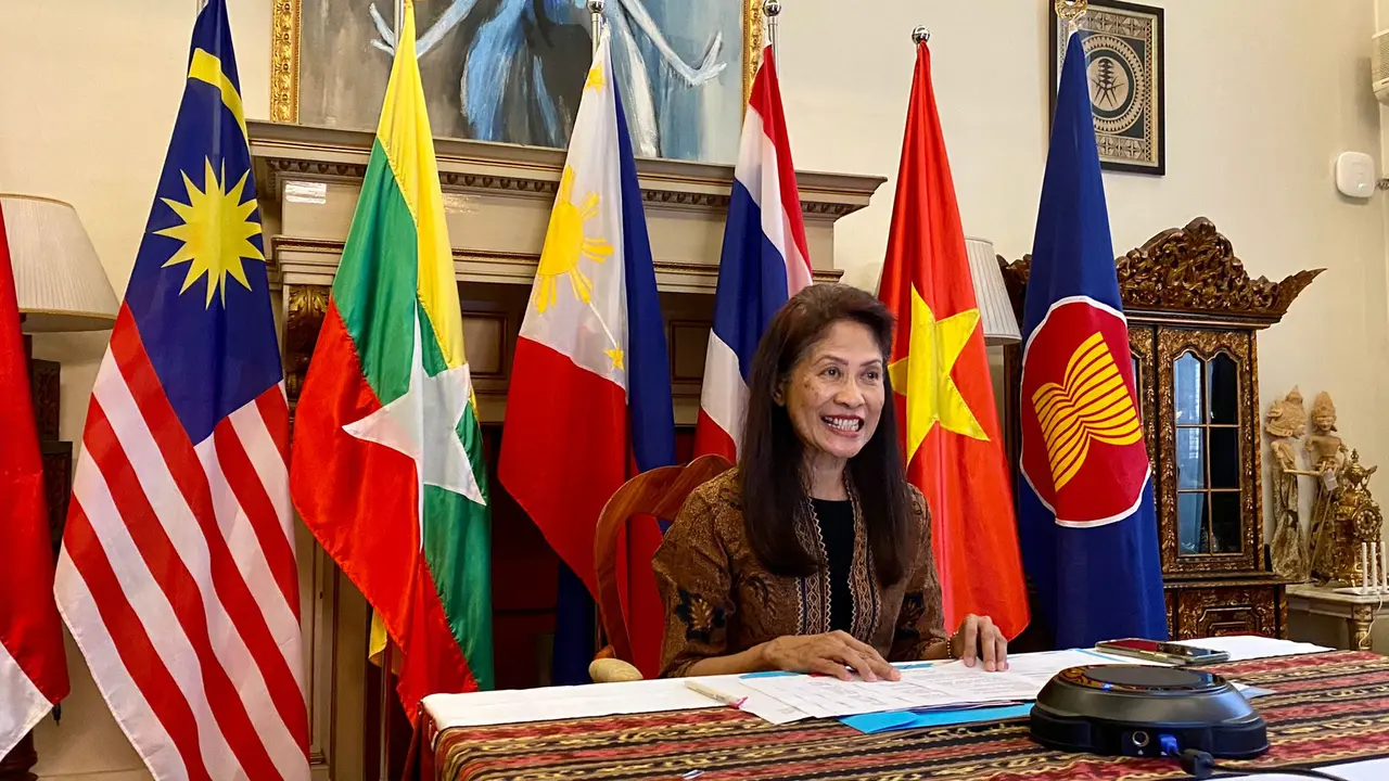Dalam rangka memperkuat kerja sama penanggungan bencana alam antara Italia dan negara ASEAN, Pemerintah Italia menyelenggarakan pelatihan Online Training Course on Civil Protection yang diikuti peserta dari negara-negara ASEAN (Kemlu.go.id)