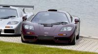 McLaren F1 milik Rowan Atkinson dijual dengan harga mencapai 8 juta Pound Sterling.