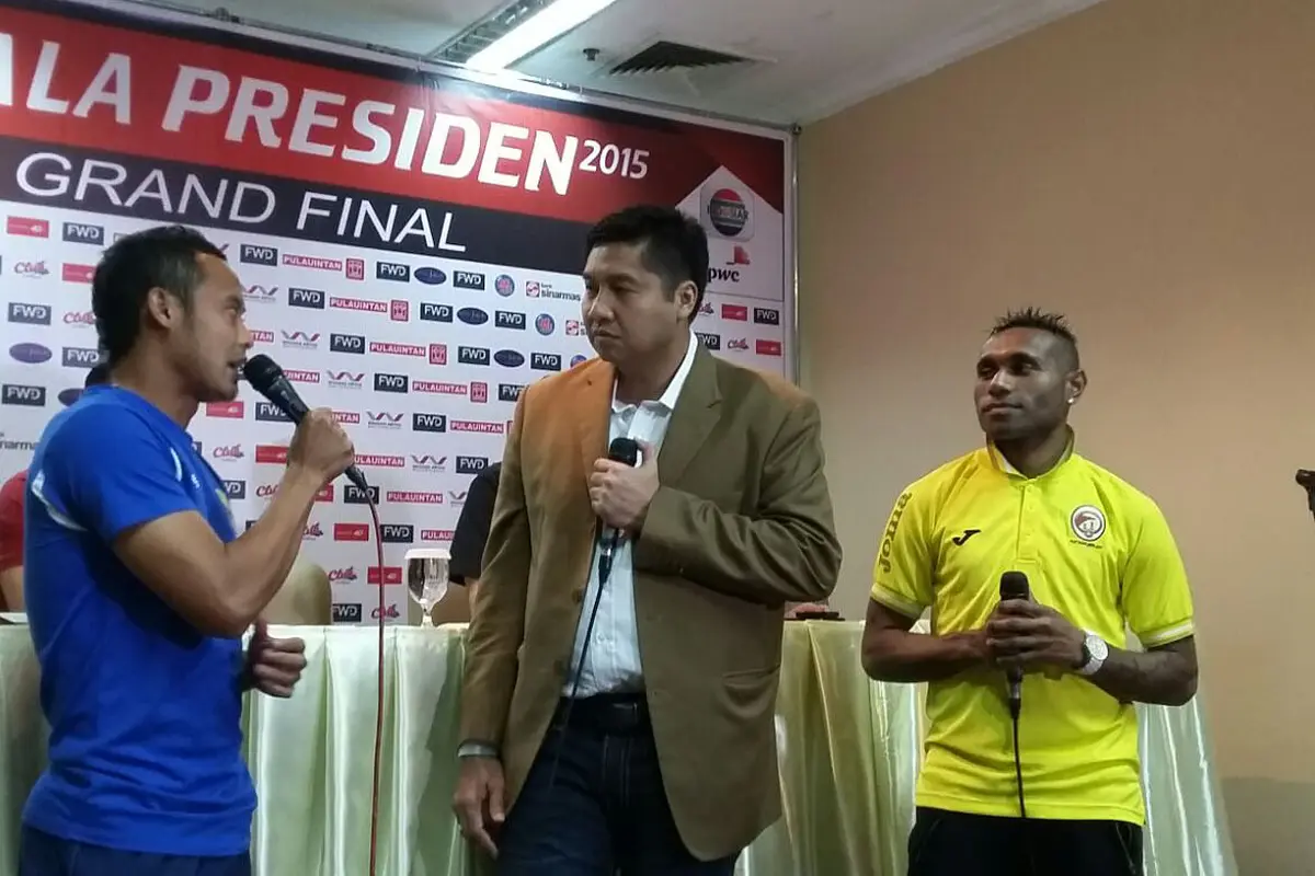 Atep dan Titus Bonai_Konferensi Pers Final Piala Presiden 2015_(Bola.com/Arief Bagus)