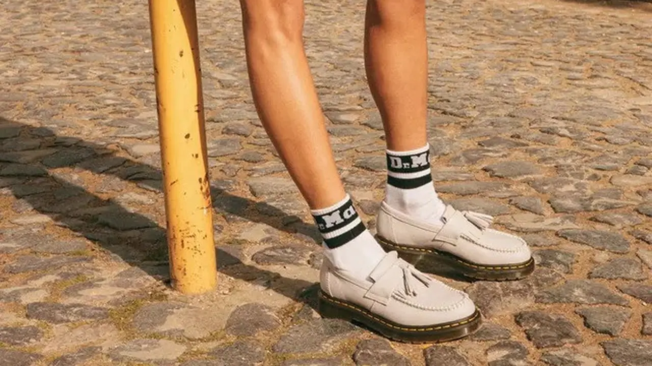 Dr. Martens AW23