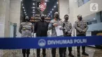 Kepala Divisi Humas Polri, Irjen Pol Dedi Prasetyo (kanan) bersama Dirtipidum Bareskrim Polri Brigjen Andi Rian Djajadi memberikan keterangan dalam konferensi pers, di Mabes Polri, Jakarta, Rabu (3/8/2022). Polisi menetapkan ajudan Kadiv Propam Polri nonaktif Irjen Pol Ferdy Sambo, Bharada E sebagai tersangka terkait kasus kematian Brigadir J. (FOTO: Dok. Istimewa)