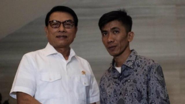 Kepala Staf Kepresidenan Moeldoko mengundang montir yang membuat pesawat bernama Chaerul ke kantornya.