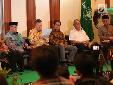 Suasana pernyataan sikap solidaritas lintas agama untuk Myanmar (SALAM) di Gedung PBNU, Jakarta, Jumat (22/9). Sejumlah tokoh lintas agama berkumpul membahas tragedi kemanusiaan yang terjadi di Rakhine State, Rohingya, Myanmar.(Liputan6.com/Faizal Fanani)