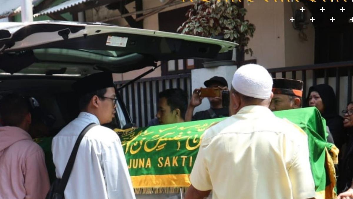 Mpok Alpa Meninggal Dunia, Ini 6 Potret Suasana Haru di Rumah Duka